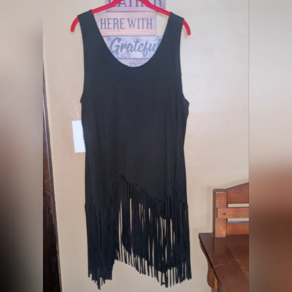 Kate & Mallory Black Asymmetrical Fringe Long Tank Top Women's 1x Plus Size - Picture 10 of 10